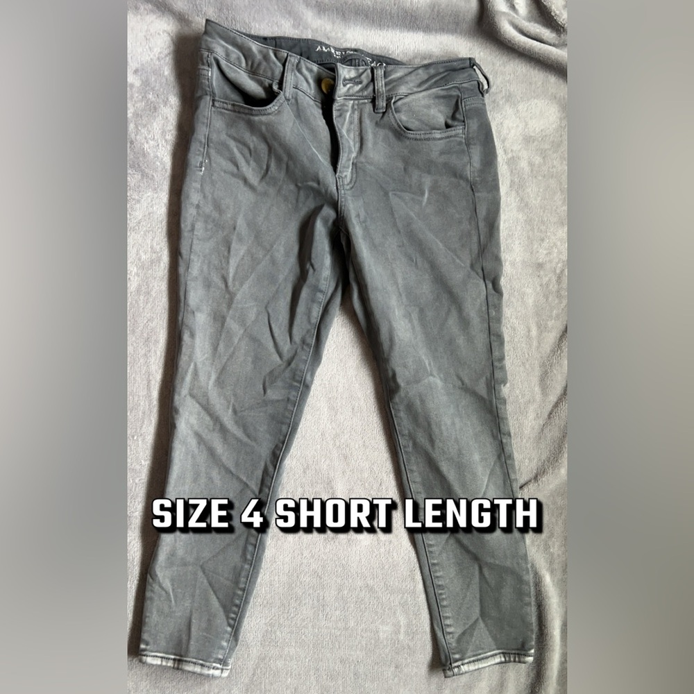 Gray American Eagle skinny jeans size 4